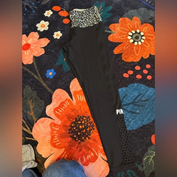 Victoria’s Secret Black Leggings with Leopard Print Waistband - Picture 1 of 1